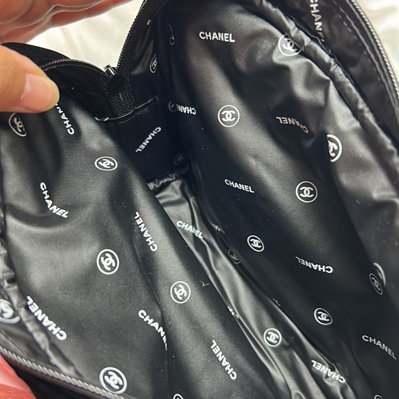 🖤CHANEL PARFUMS black velvet clutch or makeup pouch NEW - Picture 14 of 17